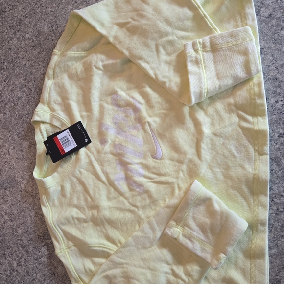 Nike crop sweater - Picture 2 of 6